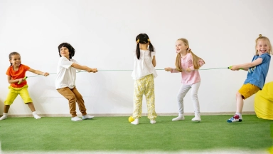children-playing-pull-rope